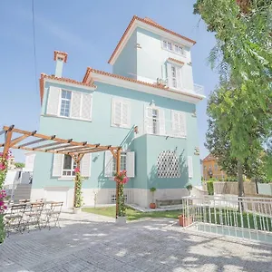 Impact House Hostal